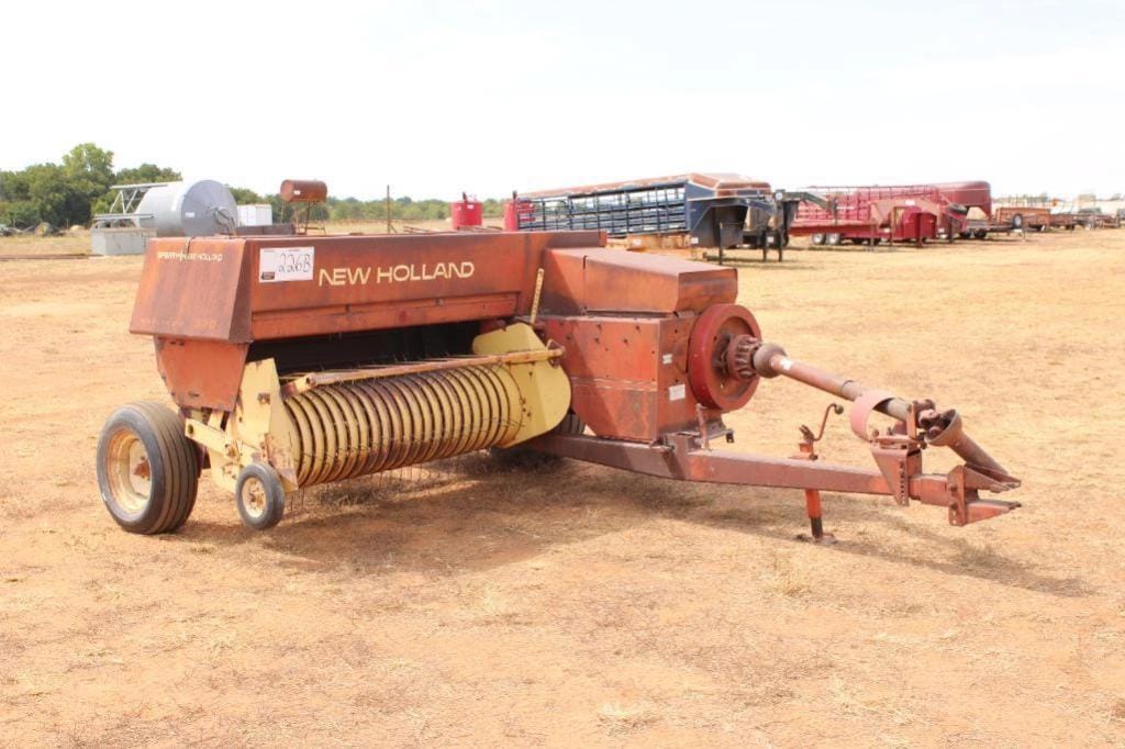 Main image New Holland Hayliner 320
