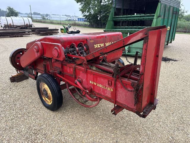 Image of New Holland Hayliner 67 equipment image 4