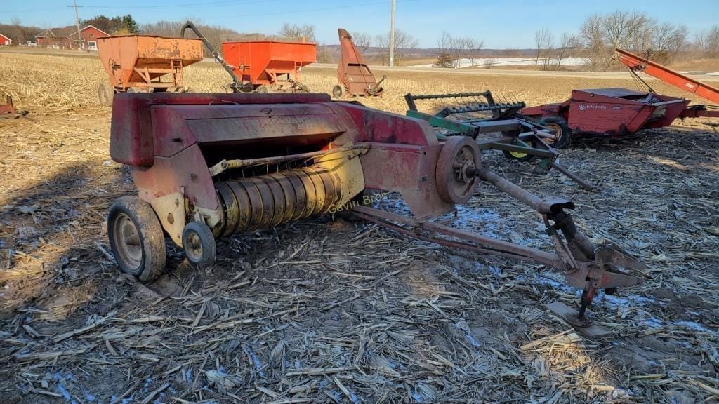 Main image New Holland Hayliner 68