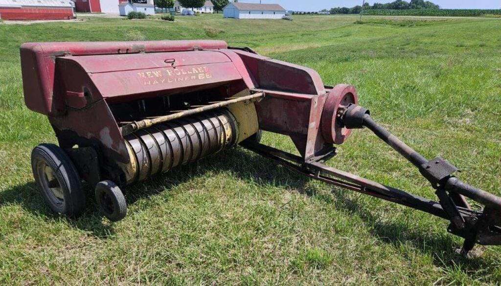 Main image New Holland Hayliner 68