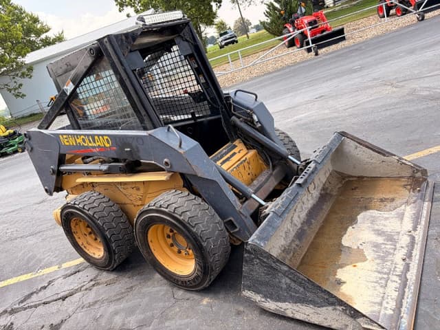 Image of New Holland LX665 equipment image 1