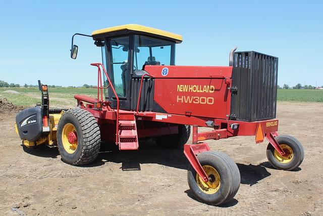 Image of New Holland HW300 equipment image 2