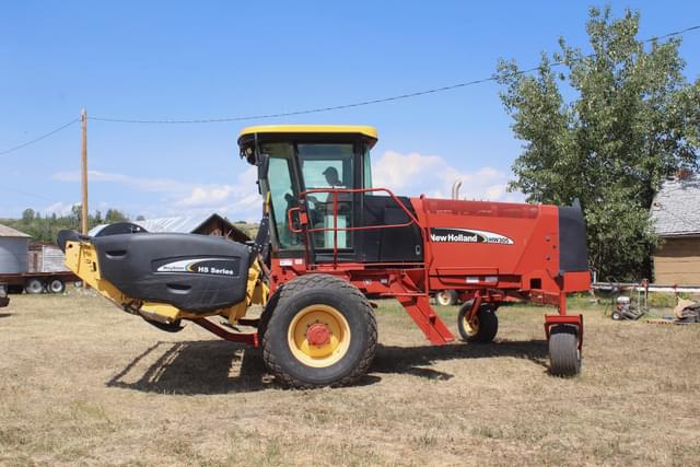 Image of New Holland HW305 equipment image 2