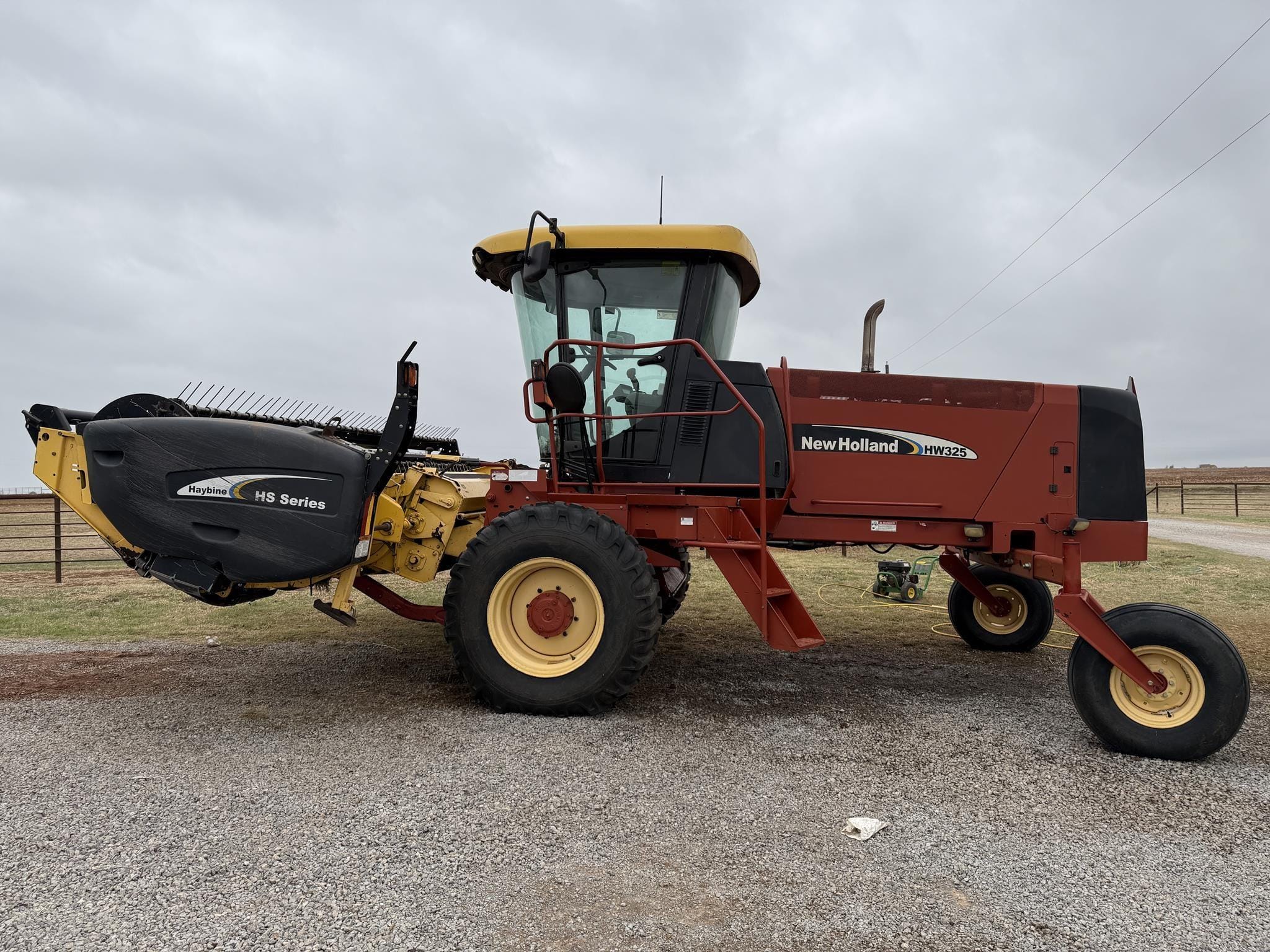 New Holland HW325 Equipment Image0