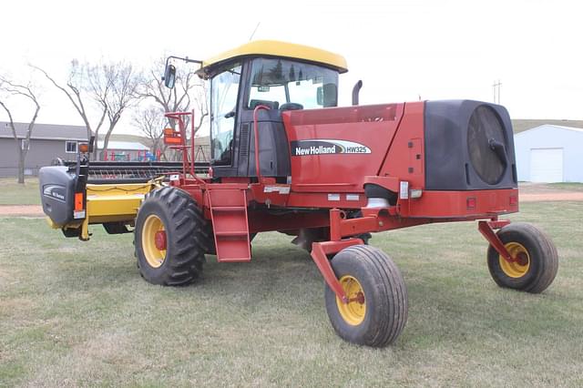 Image of New Holland HW325 equipment image 3