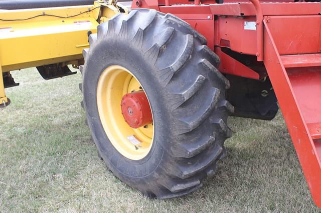 Image of New Holland HW325 equipment image 4