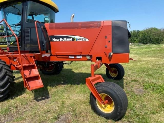 Image of New Holland HW325 equipment image 2