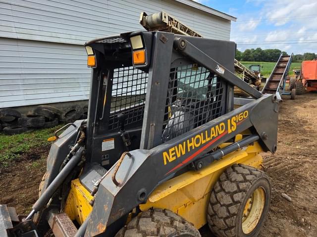 Image of New Holland L160 equipment image 1