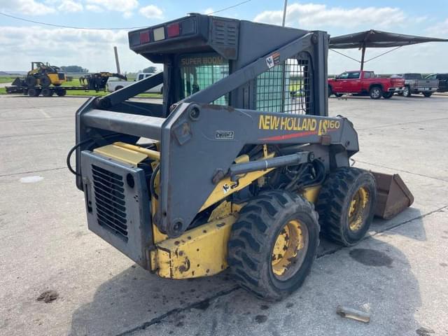 Image of New Holland L160 equipment image 3