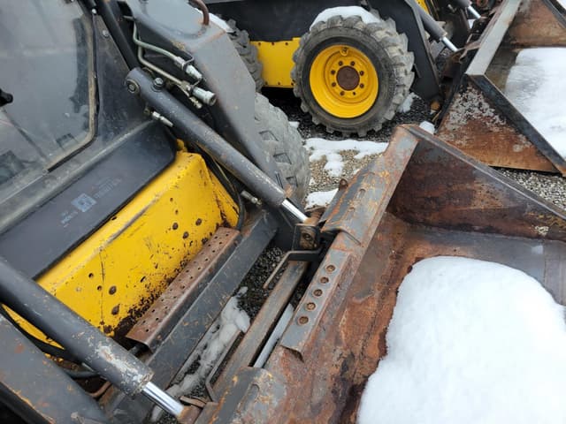 Image of New Holland L170 equipment image 3