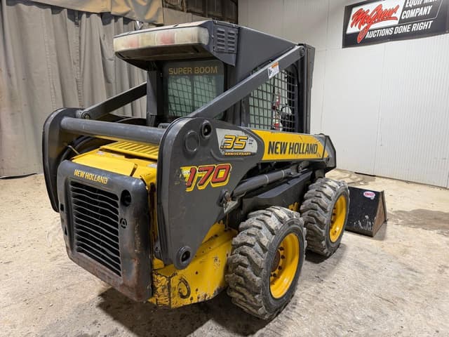 Image of New Holland L170 equipment image 4