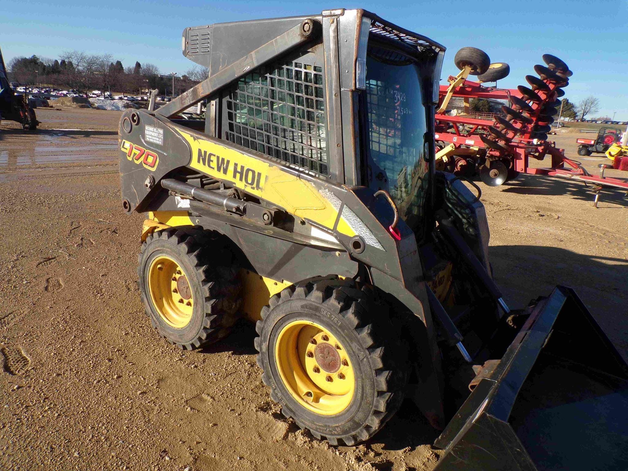 New Holland L170 Equipment Image0