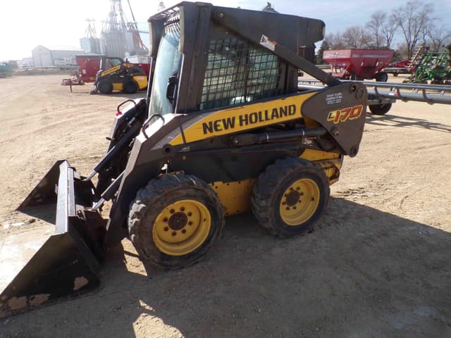 Image of New Holland L170 equipment image 4