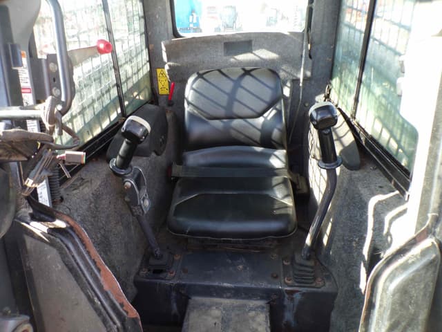 Image of New Holland L170 equipment image 3