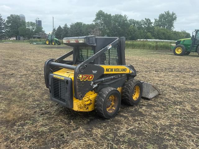 Image of New Holland L170 equipment image 4