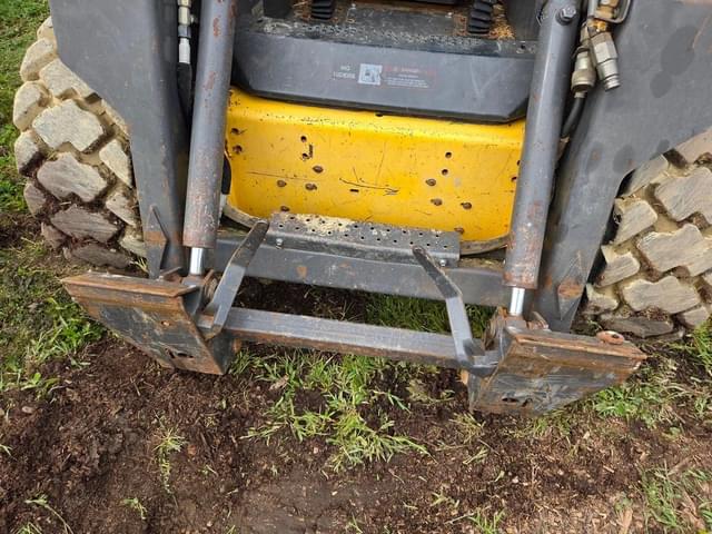 Image of New Holland L170 equipment image 4