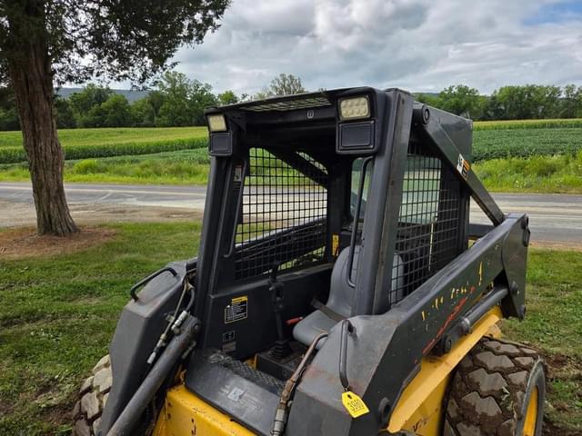 Image of New Holland L170 equipment image 2