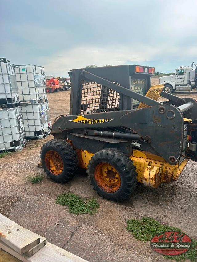 Image of New Holland L170 equipment image 4