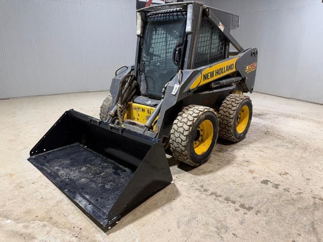 Image of New Holland L175 equipment image 1