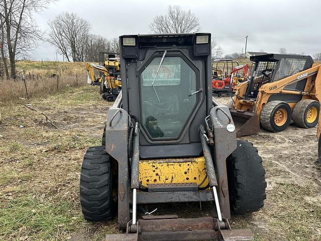 Image of New Holland L175 equipment image 2