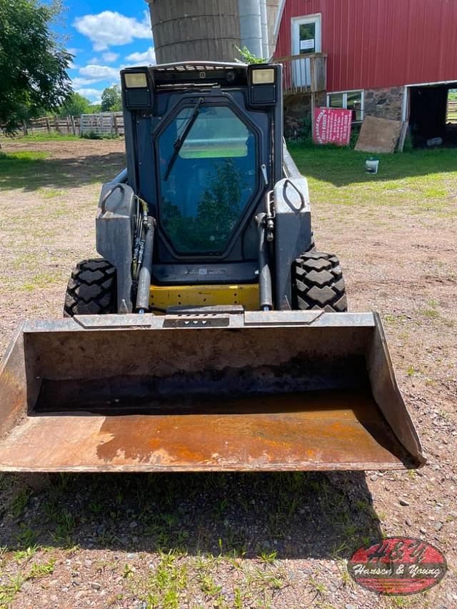 Image of New Holland L175 equipment image 3