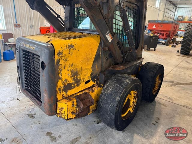 Image of New Holland L175 equipment image 4