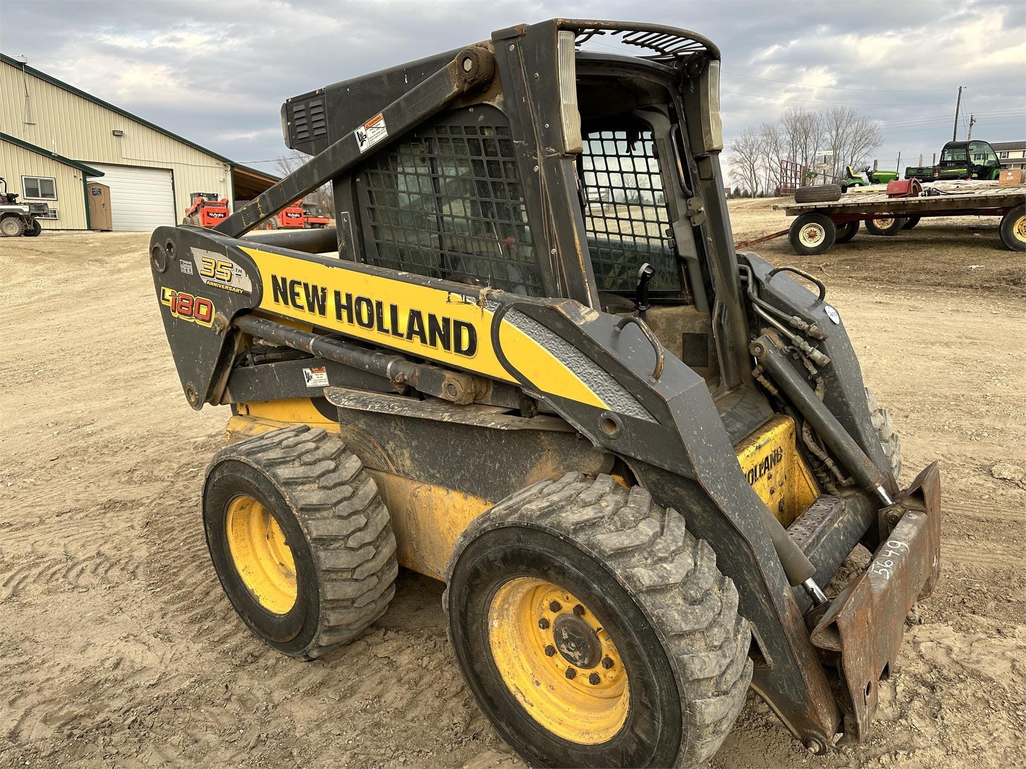 Main image New Holland L180