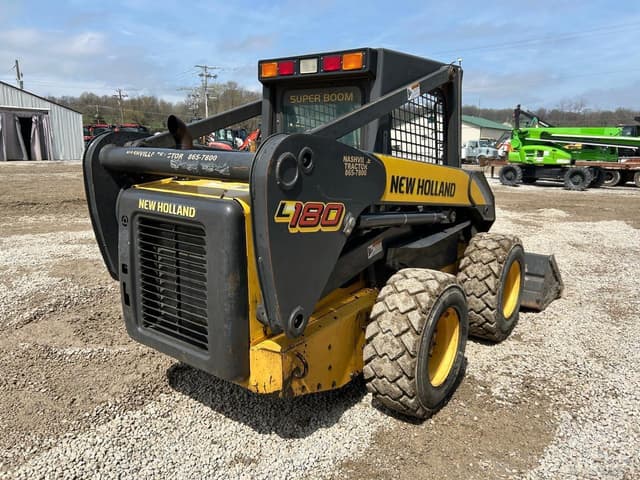 Image of New Holland L180 equipment image 3