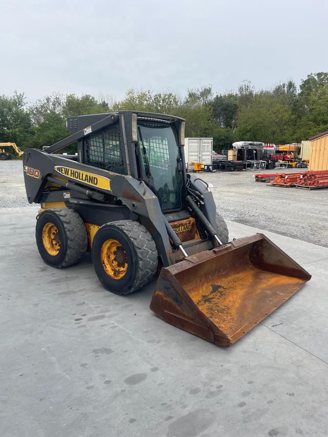 Image of New Holland L180 equipment image 1