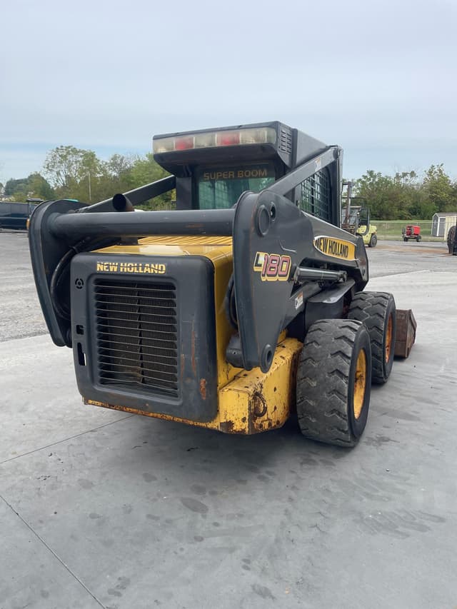 Image of New Holland L180 equipment image 2