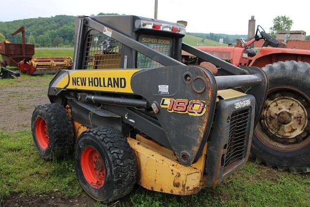 Image of New Holland L180 equipment image 4