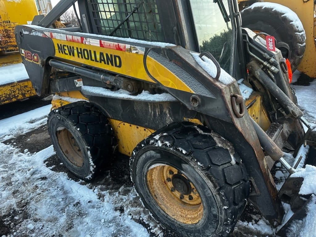 Main image New Holland L180