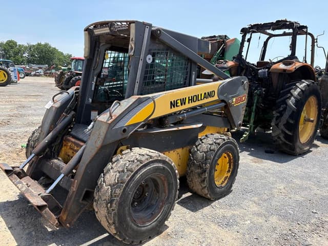 Image of New Holland L180 equipment image 4