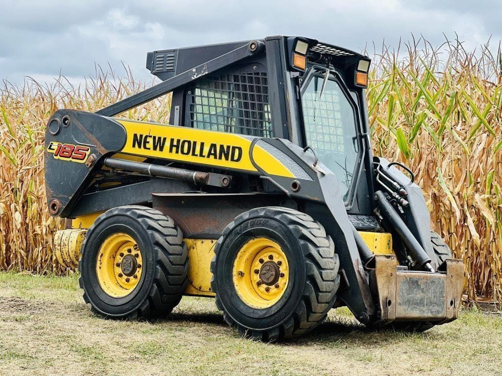 Main image New Holland L185