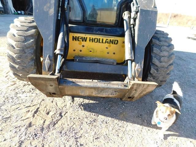 Image of New Holland L185 equipment image 4