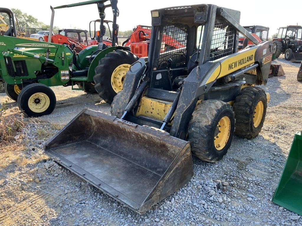 Main image New Holland L185