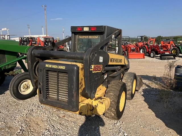 Image of New Holland L185 equipment image 2