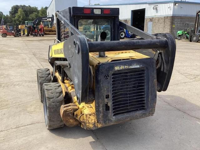 Image of New Holland L185 equipment image 3