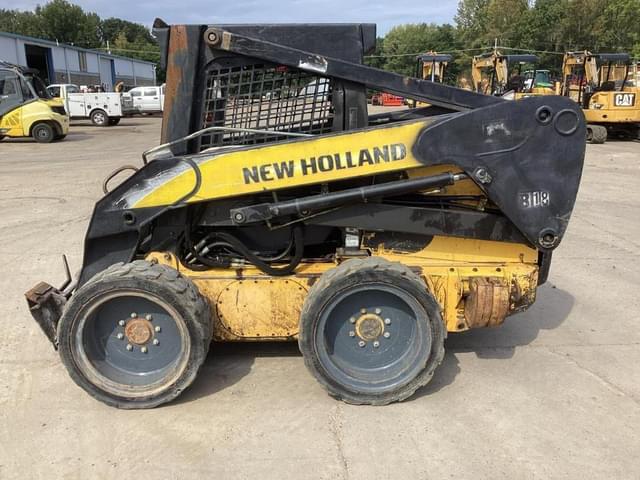 Image of New Holland L185 equipment image 1