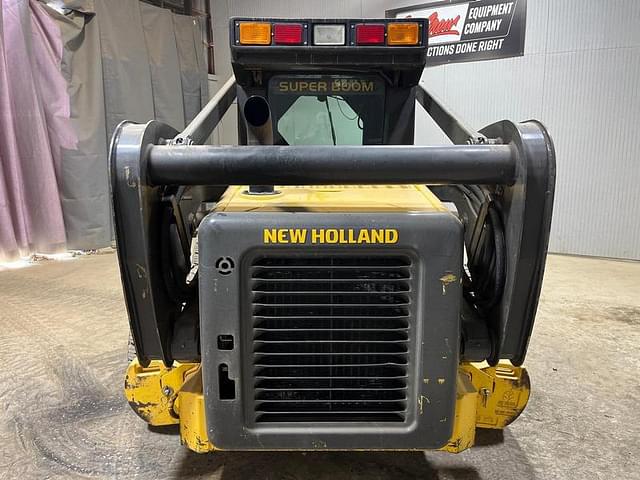 Image of New Holland L185 equipment image 3