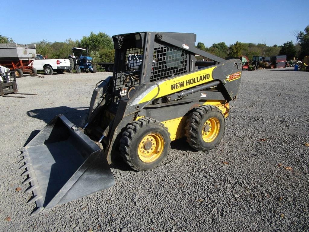 Main image New Holland L185