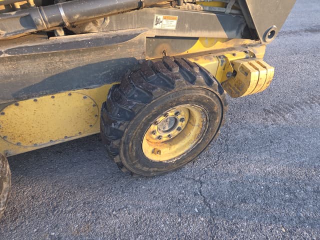 Image of New Holland L190 equipment image 2