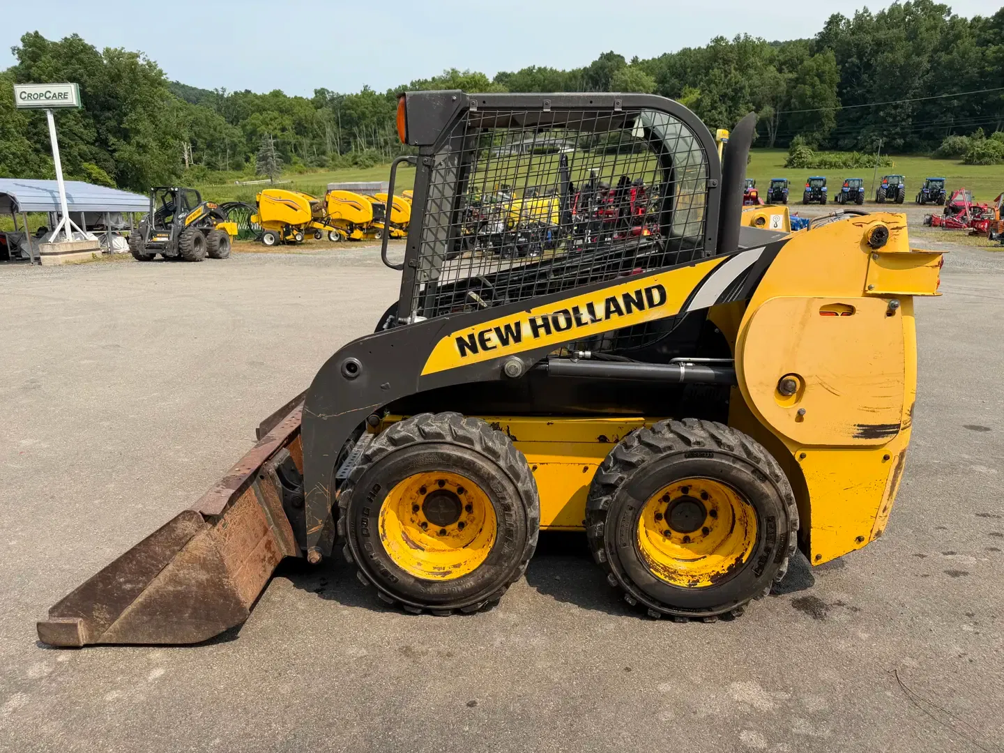 New Holland L216 Equipment Image0