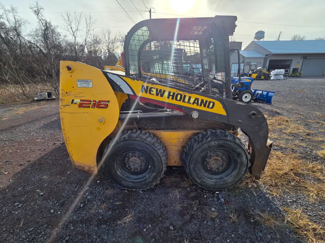 Image of New Holland L216 Primary image