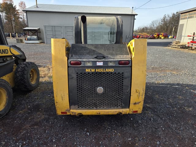 Image of New Holland L216 equipment image 2