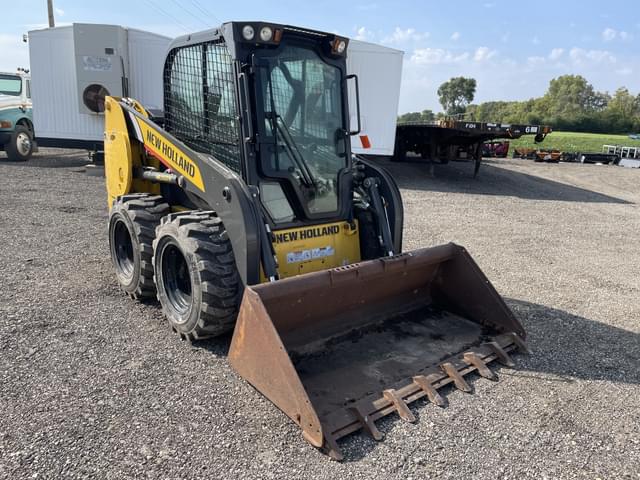 Image of New Holland L216 equipment image 2