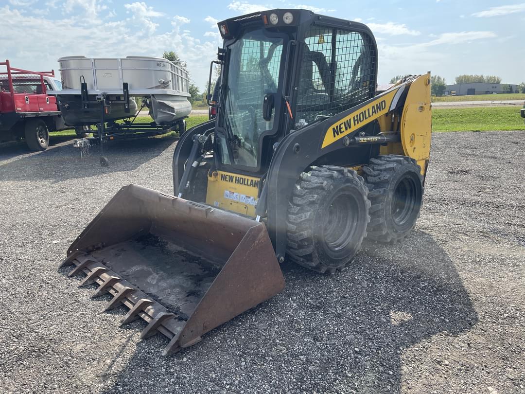 Image of New Holland L216 Primary image