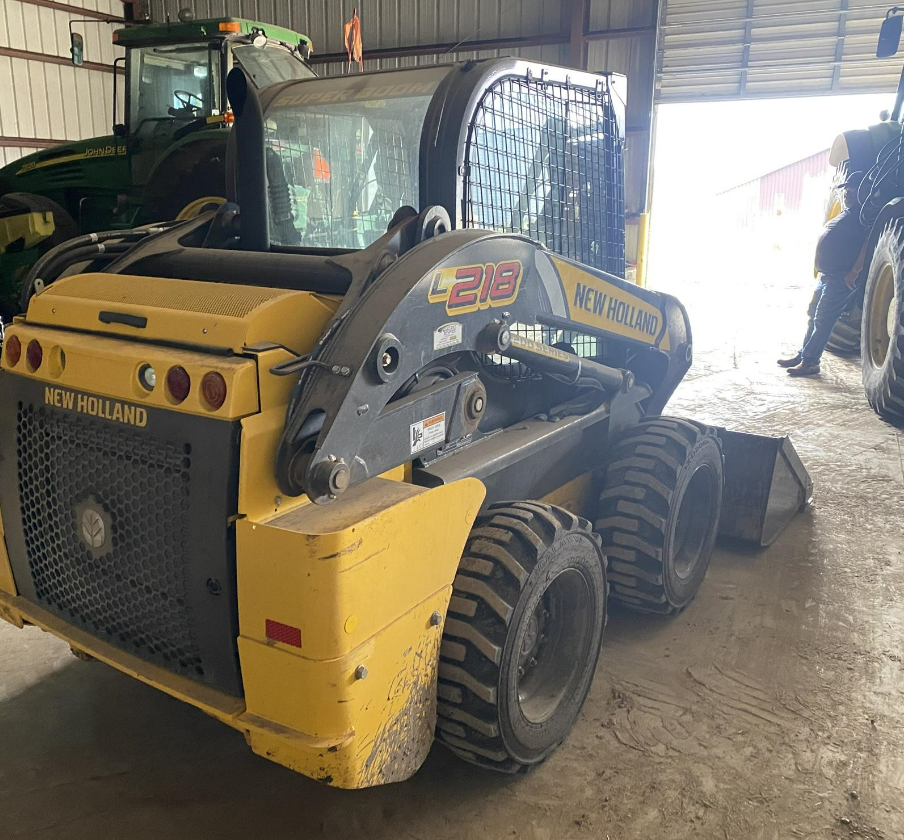 Tractor Zoom New Holland L218