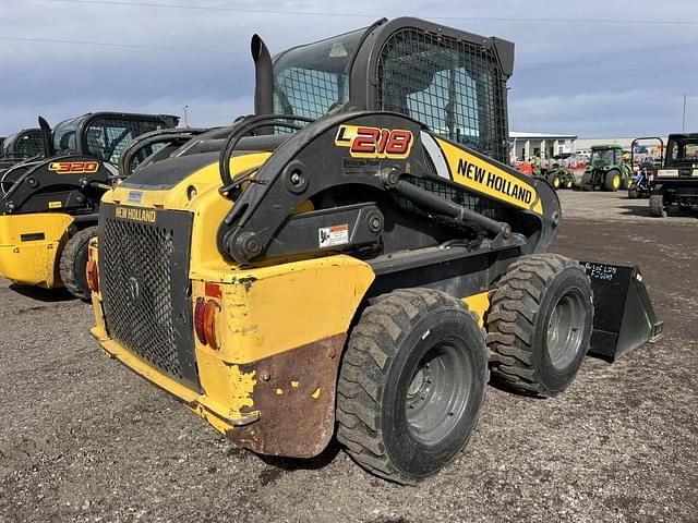 Image of New Holland L218 equipment image 2