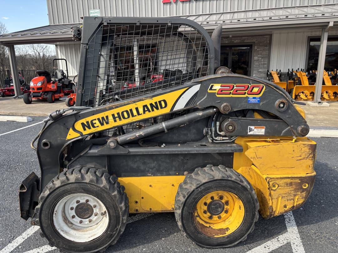 Image of New Holland L220 Primary image